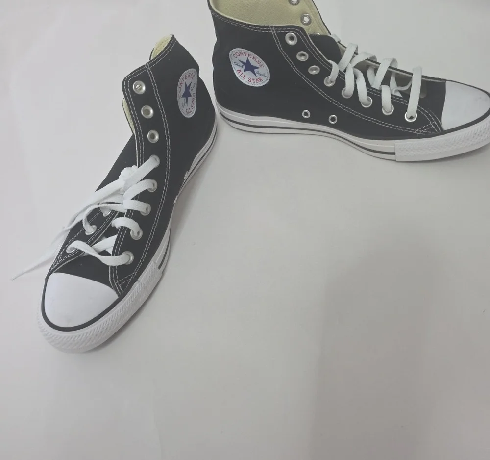Brand New Chuck Taylor Converse All Star Black & White Hi-Tops in Size 8.5